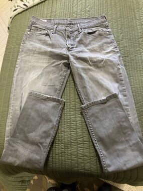 Levi's Men's Gray Straight Jeans - Washed Denim